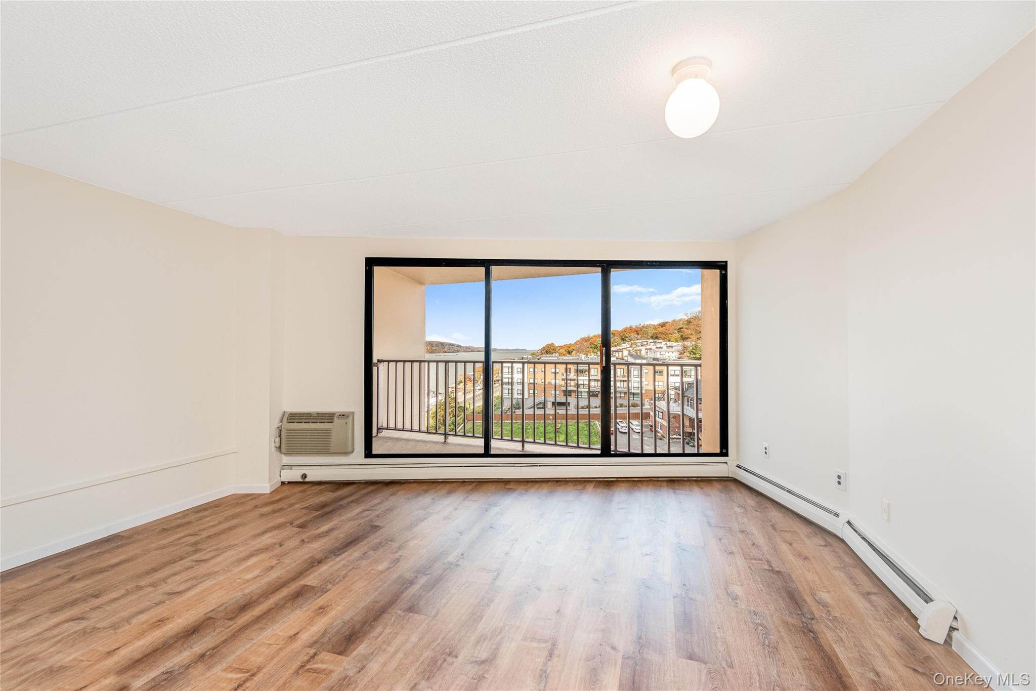 #4 photo, 1155 Warburton Avenue, Yonkers , NY 10701