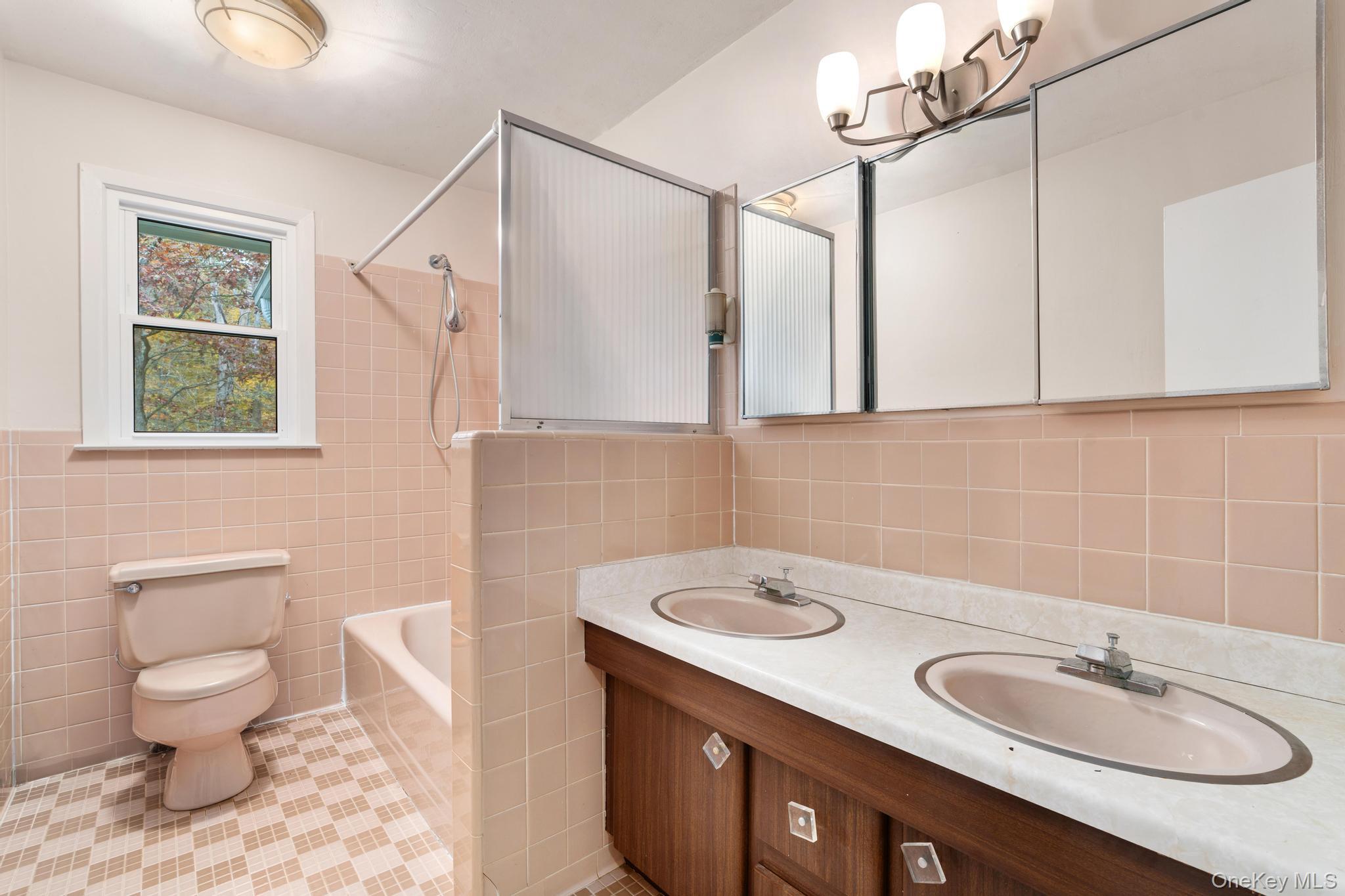 #10 photo, 56 Brandon Drive, Chappaqua , NY 10549