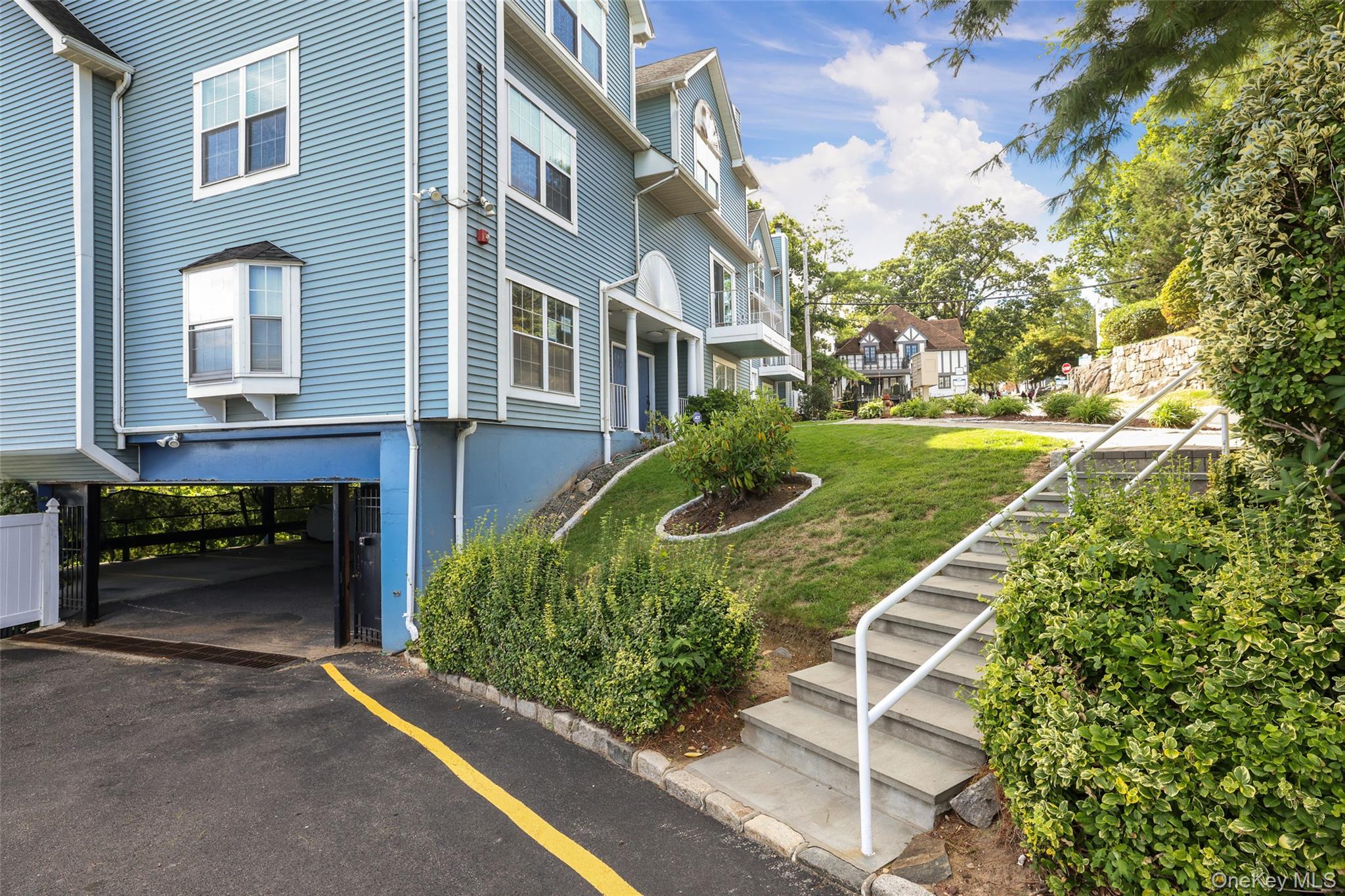 #3 photo, 2 Nob Hill Drive, Elmsford , NY 10523