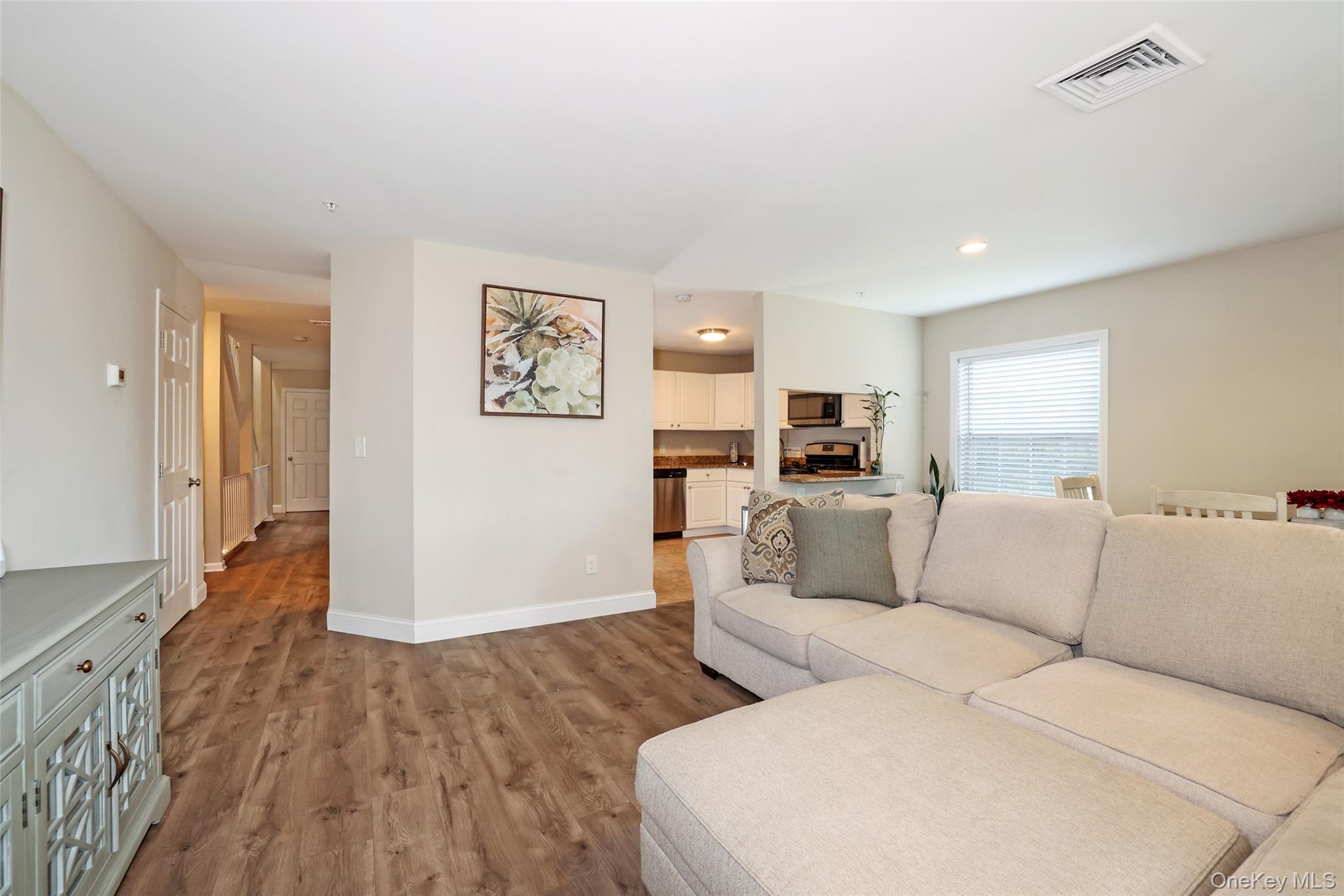 #5 photo, 2 Nob Hill Drive, Elmsford , NY 10523