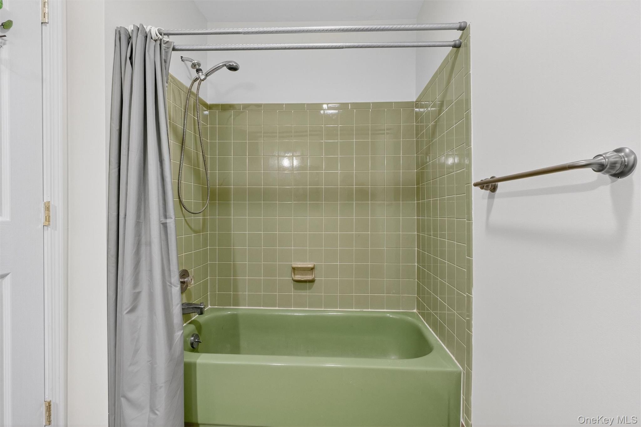 #14 photo, 48 Sunny Brook Circle, Highland , NY 12528