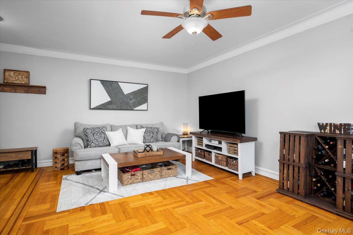 #4 photo, 21 N Chatsworth Avenue, Larchmont , NY 10538