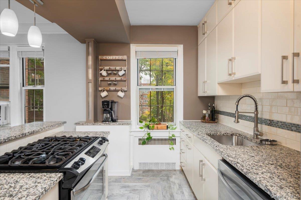 #6 photo, 21 N Chatsworth Avenue, Larchmont , NY 10538