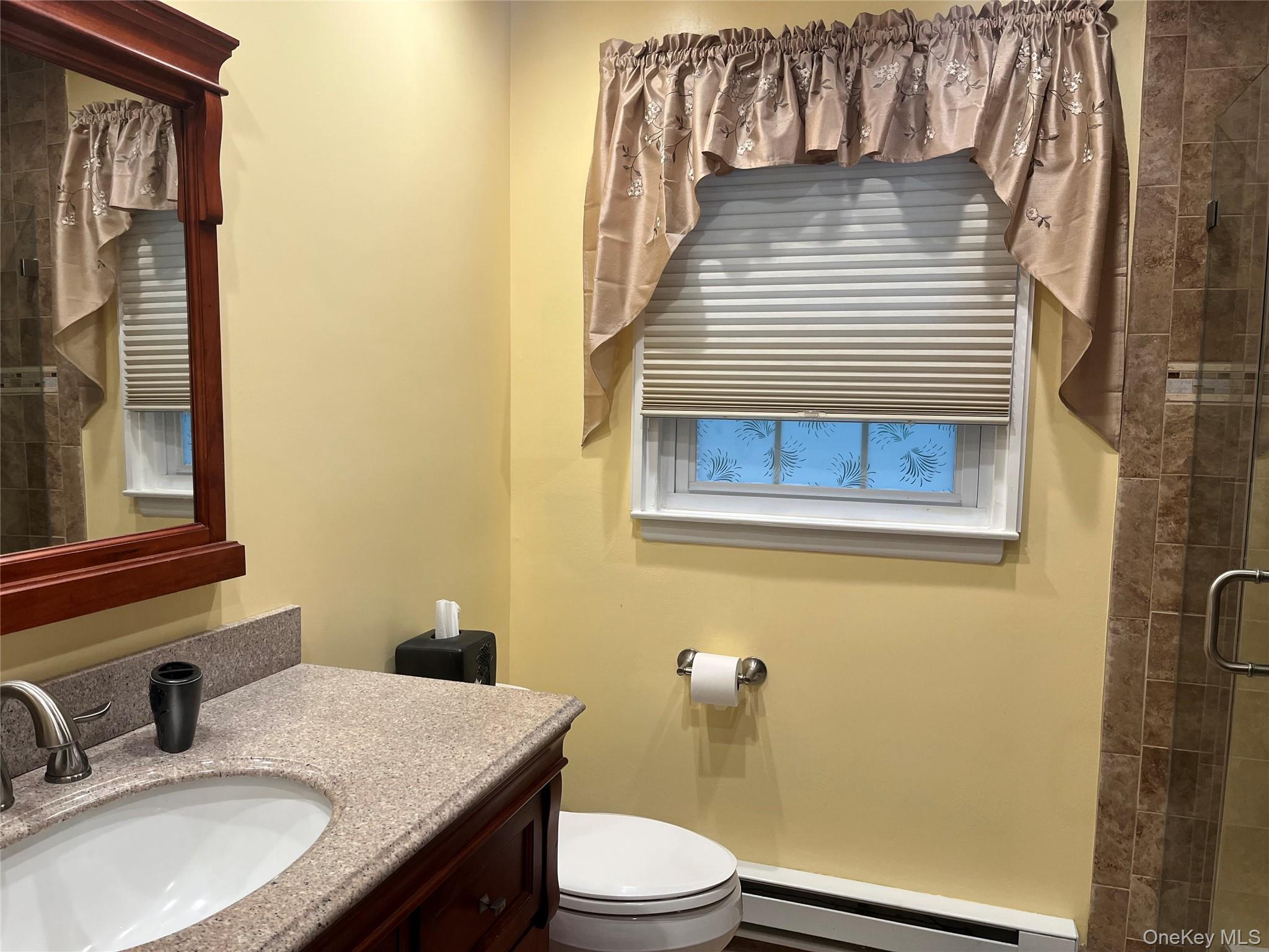 #13 photo, 194 Canterbury Drive, サフォーク郡 Ridge , NY 11961