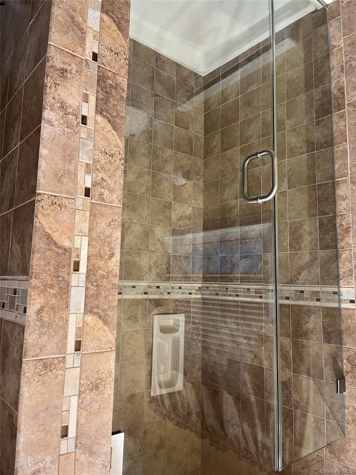 #14 photo, 194 Canterbury Drive, サフォーク郡 Ridge , NY 11961