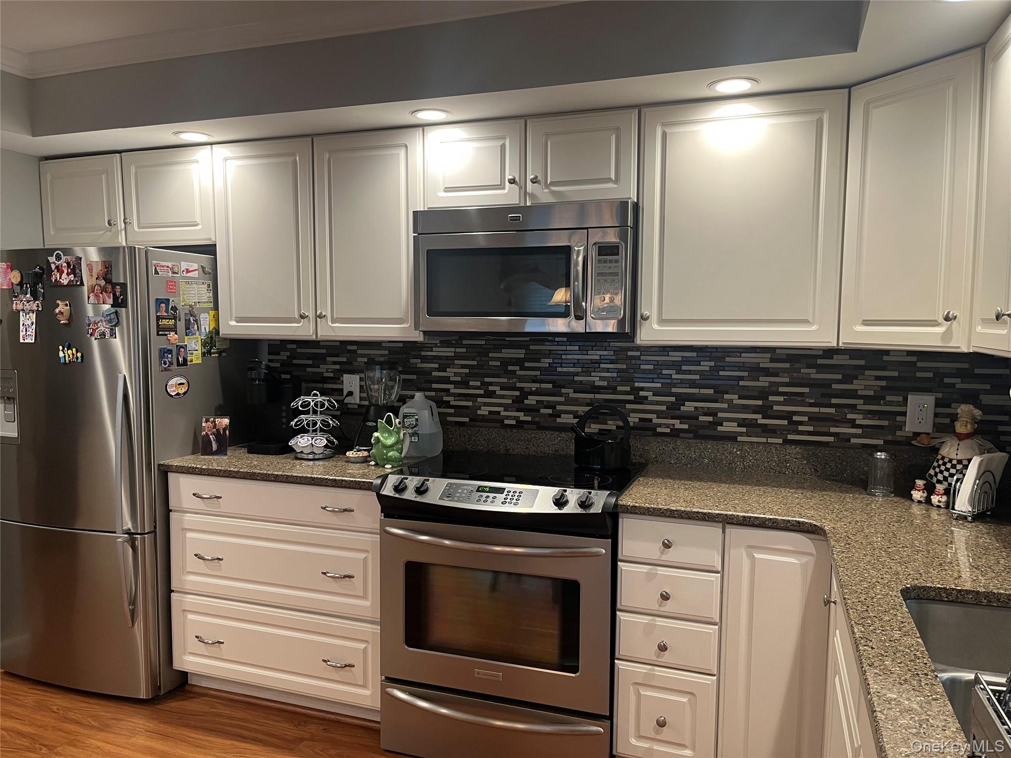 #5 photo, 194 Canterbury Drive, サフォーク郡 Ridge , NY 11961