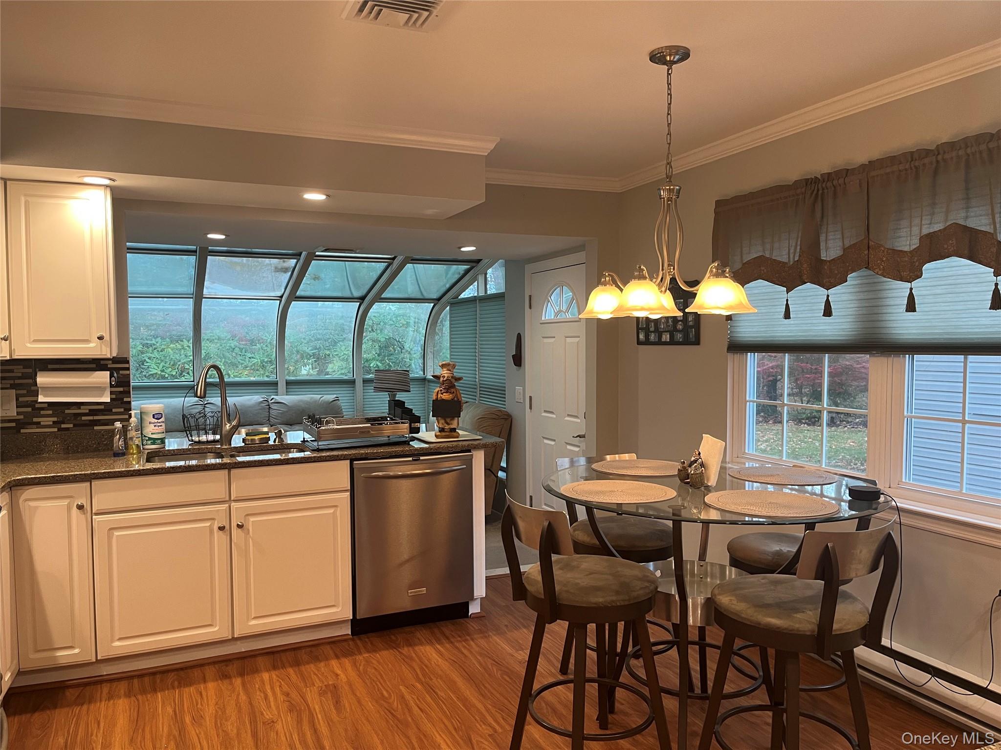 #6 photo, 194 Canterbury Drive, サフォーク郡 Ridge , NY 11961