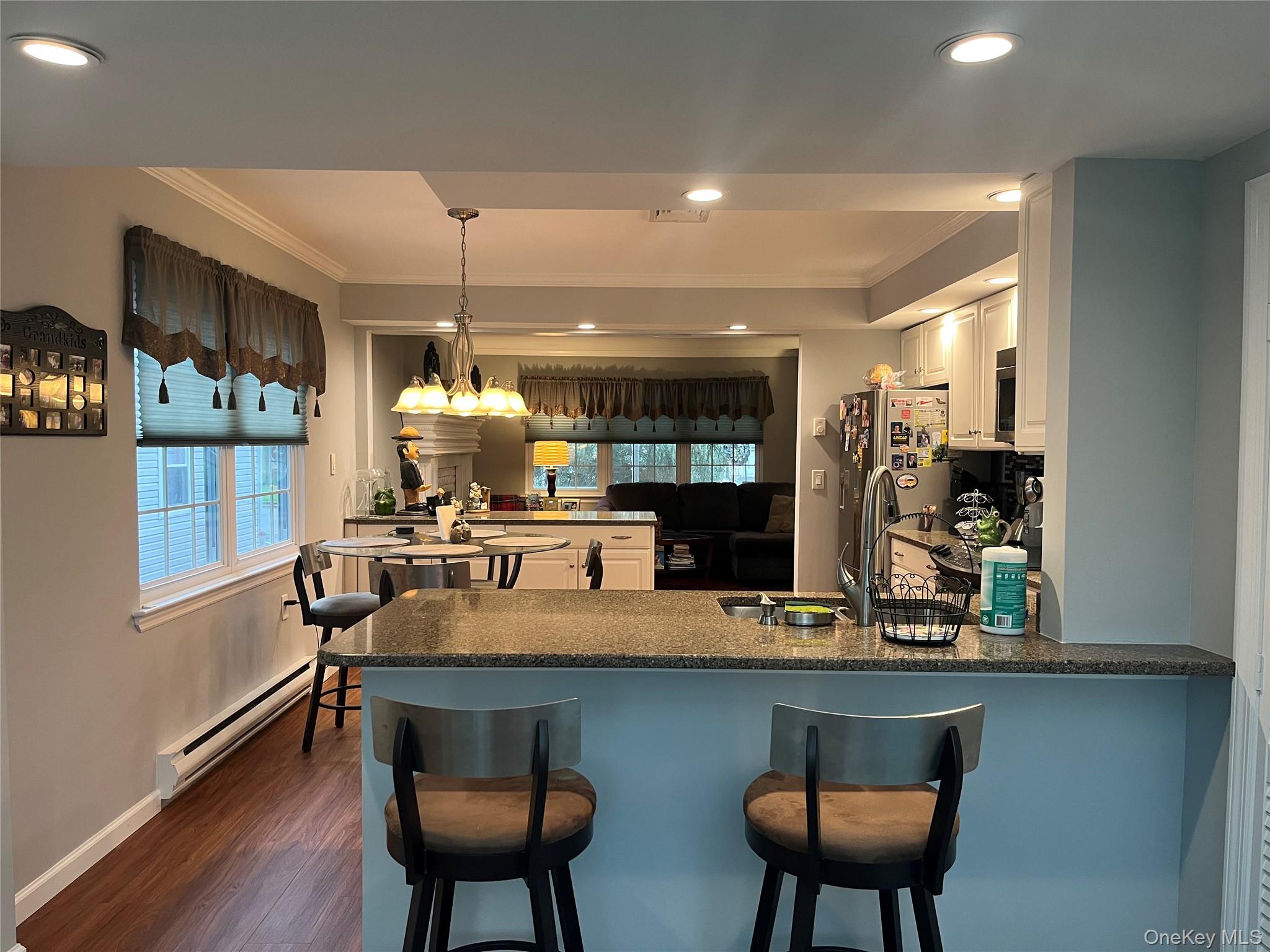 #8 photo, 194 Canterbury Drive, サフォーク郡 Ridge , NY 11961