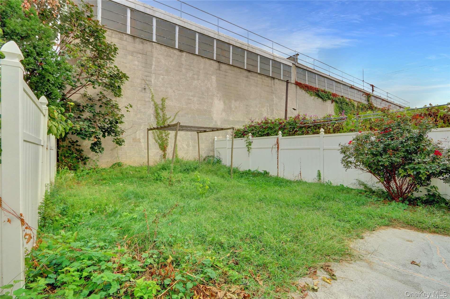 #20 photo, 14-11 111th Street, クイーンズ区 College Point , NY 11356