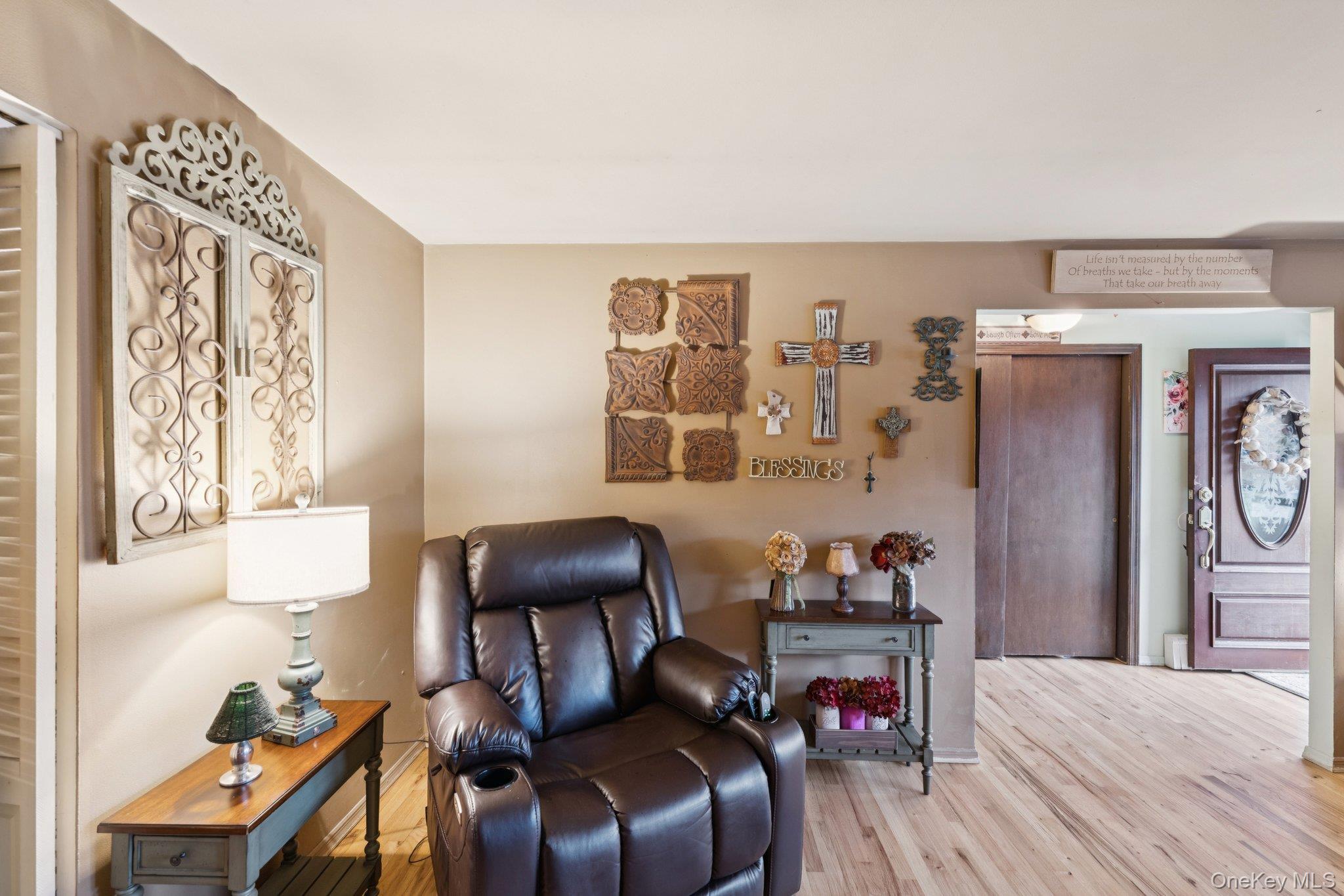 #9 photo, 186 Jamaica Avenue, Medford , NY 11763