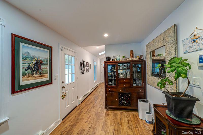 #7 photo, 219 Litchfield Avenue, Babylon , NY 11702