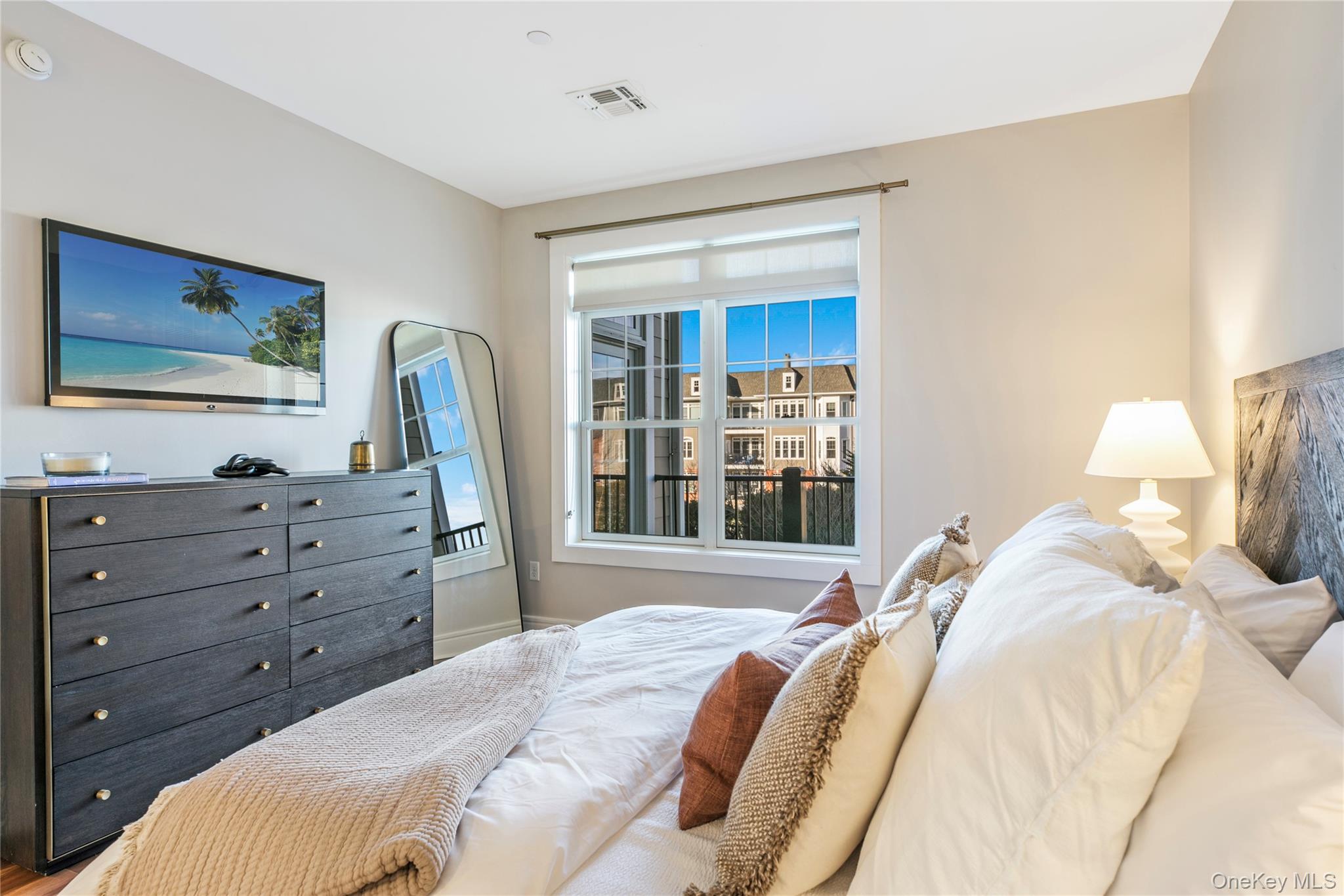 #3 photo, 990 Corporate Drive, ナッソー郡 Westbury , NY 11590