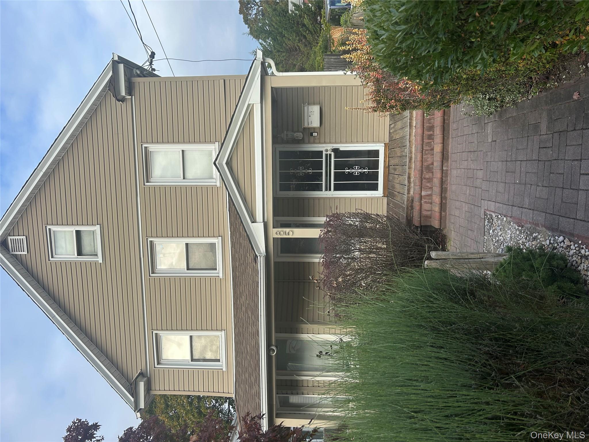 #1 photo, 85 E Valley Stream Boulevard, ナッソー郡 Valley Stream , NY 11580