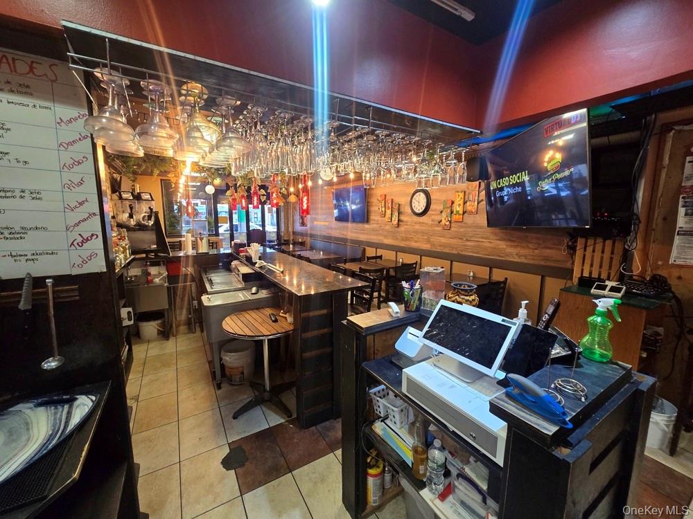 #11 photo, 79-09 Roosevelt Avenue, クイーンズ区 Jackson Heights , NY 11372