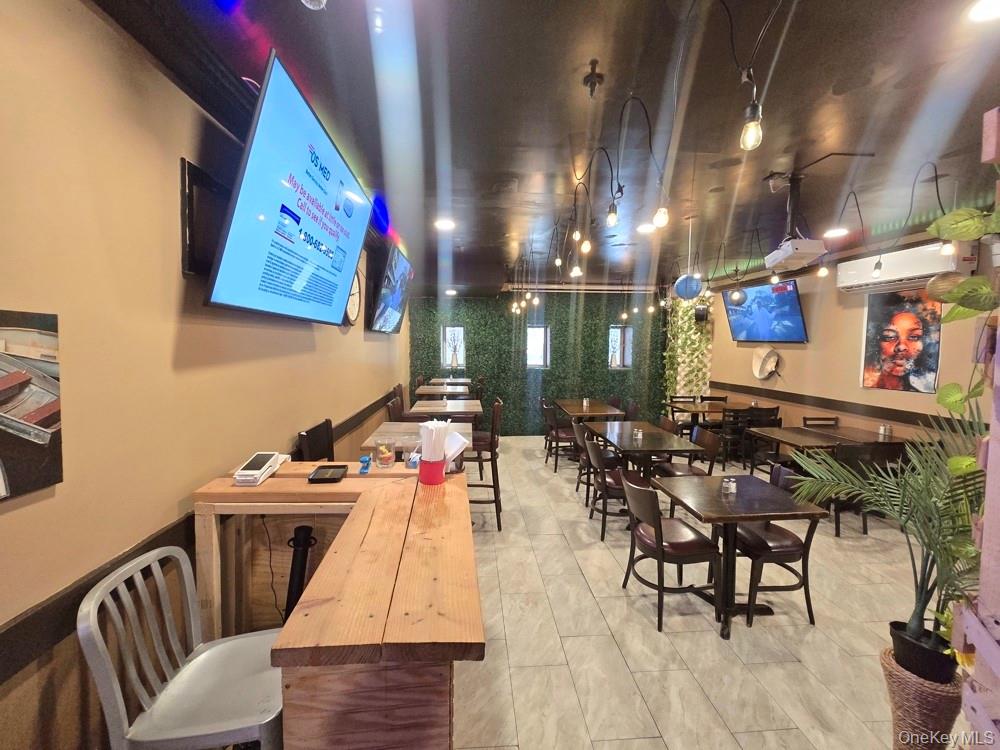 #9 photo, 79-09 Roosevelt Avenue, クイーンズ区 Jackson Heights , NY 11372