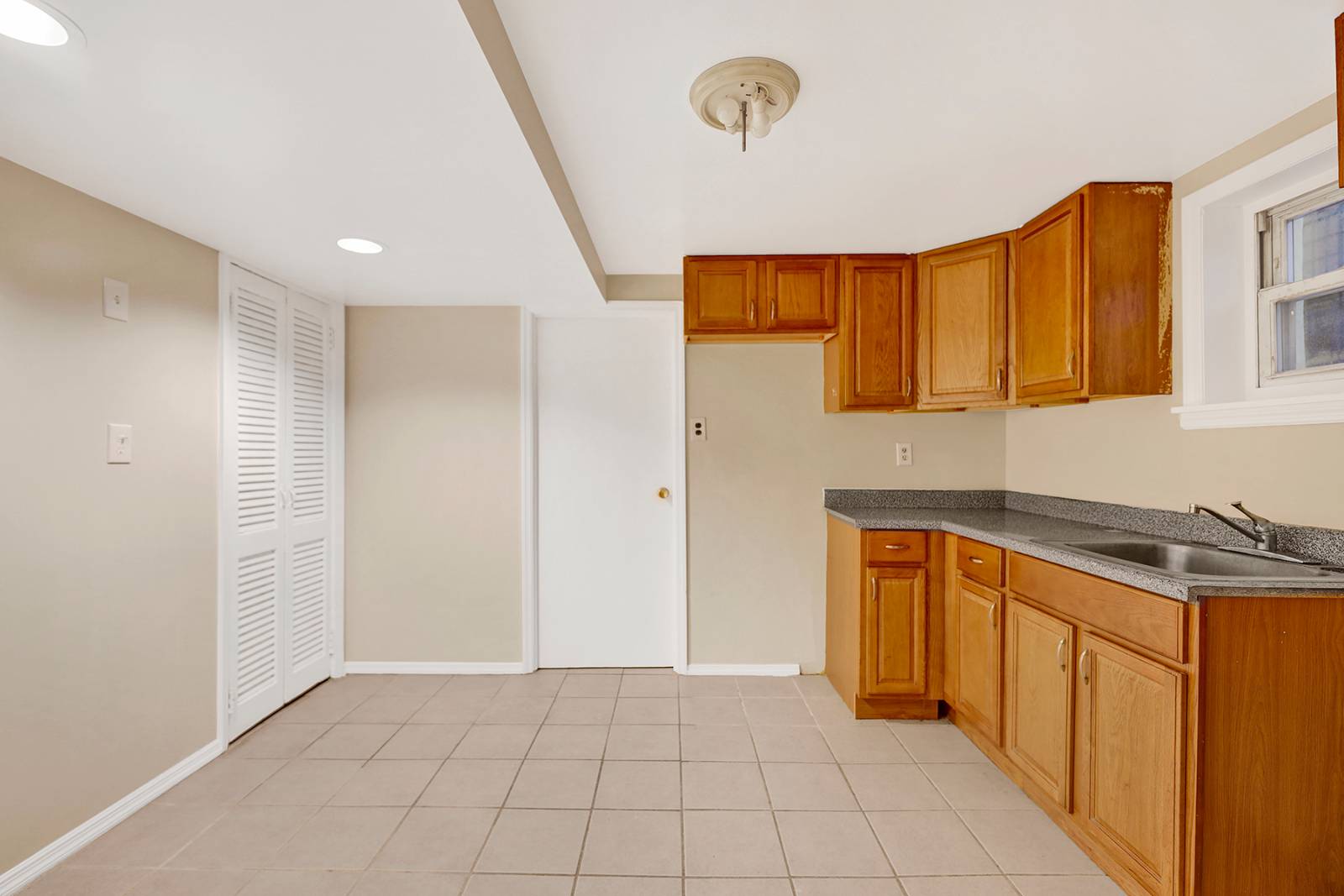 #16 photo, 2065 E 38th St, ブルックリン区 Marine Park , NY 11234