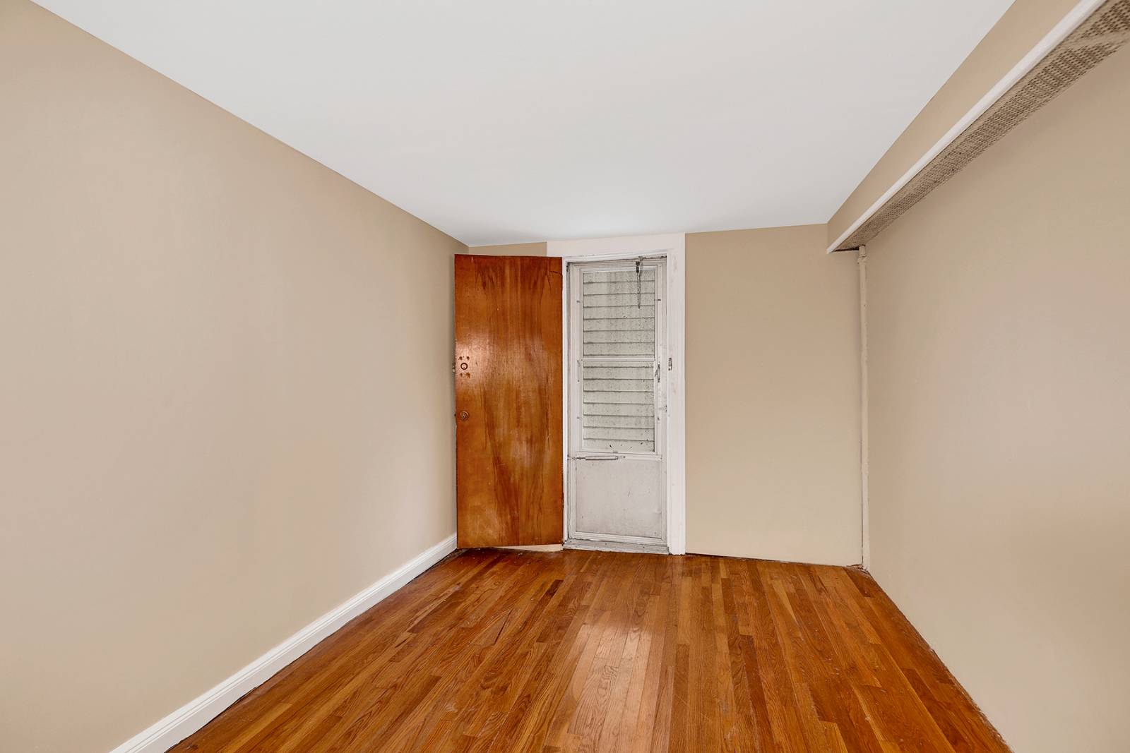 #19 photo, 2065 E 38th St, ブルックリン区 Marine Park , NY 11234