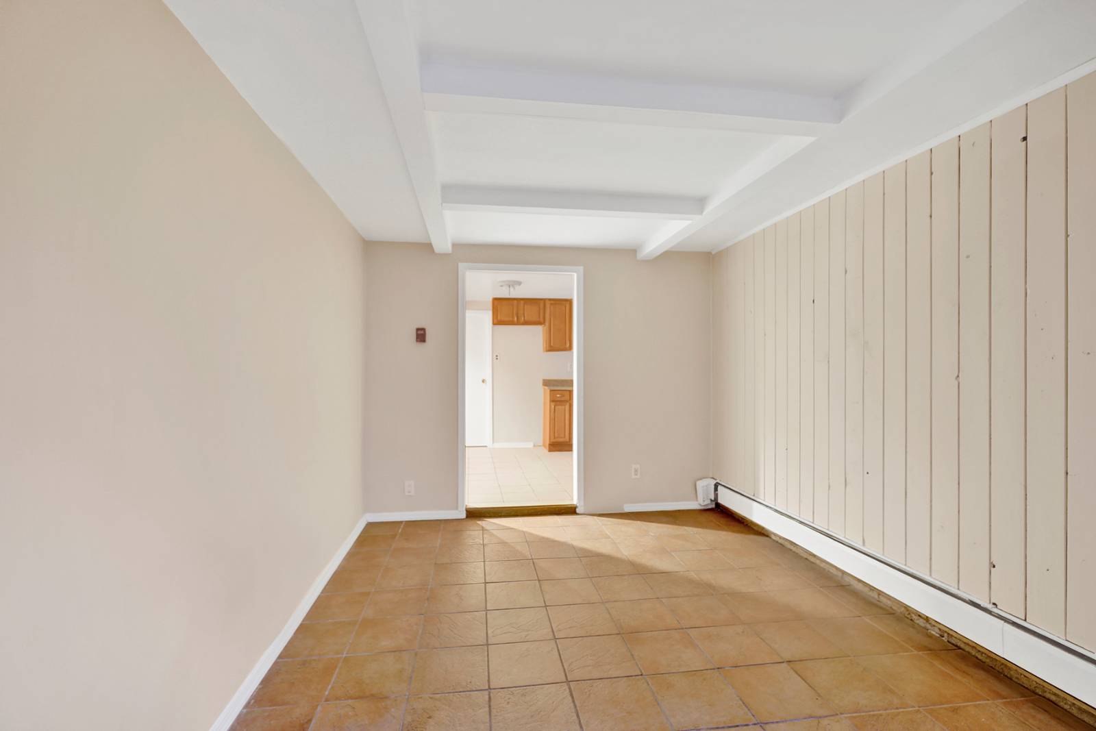 #23 photo, 2065 E 38th St, ブルックリン区 Marine Park , NY 11234