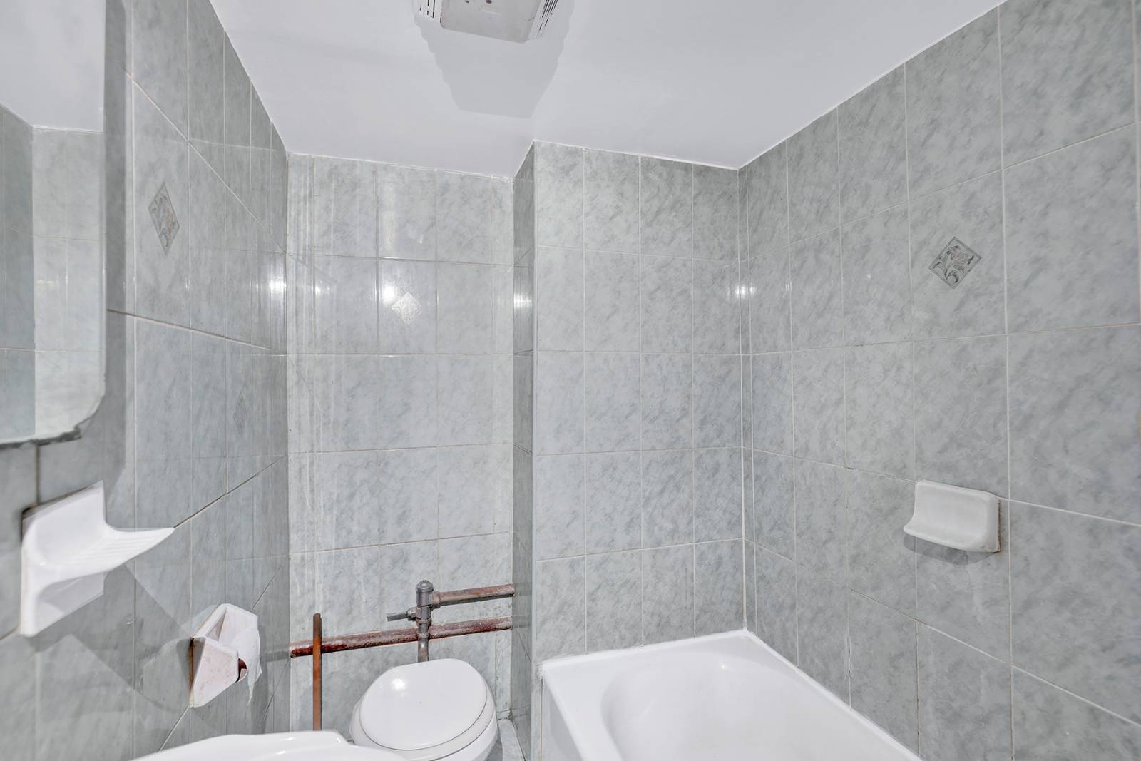 #24 photo, 2065 E 38th St, ブルックリン区 Marine Park , NY 11234