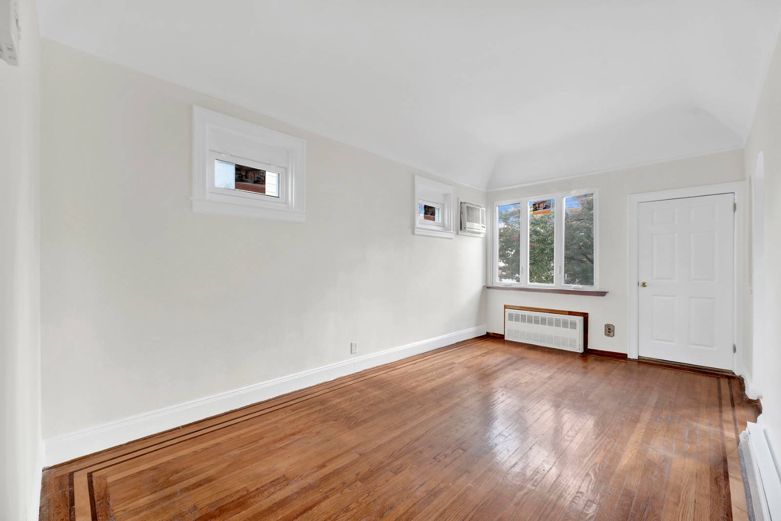 #5 photo, 2065 E 38th St, ブルックリン区 Marine Park , NY 11234