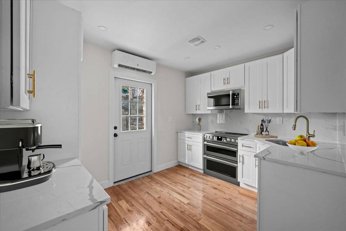 #3 photo, 1130 east 42, ブルックリン区 Flatlands , NY 11210