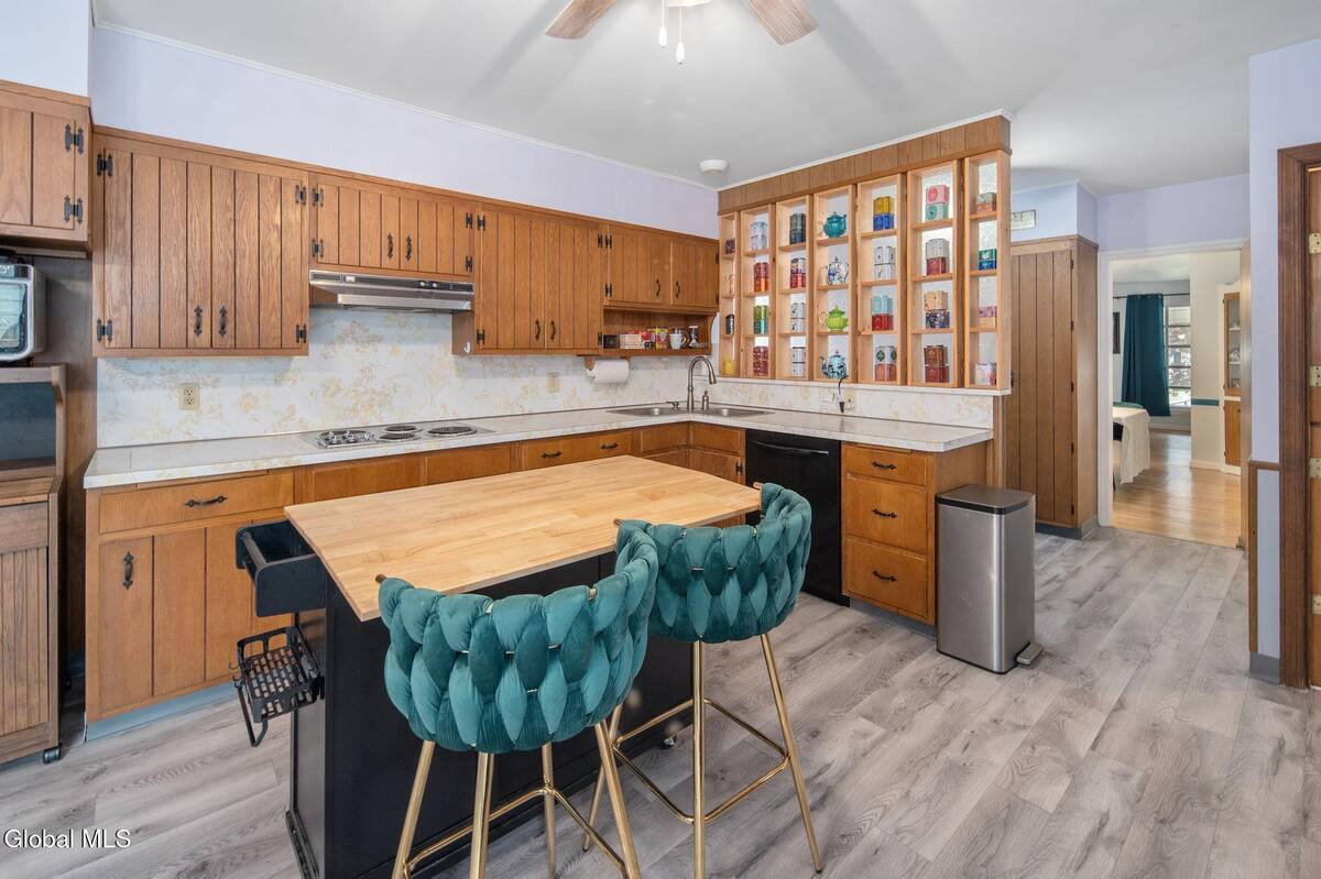 #12 photo, 1356 Lexington Avenue, Schenectady , NY 12309