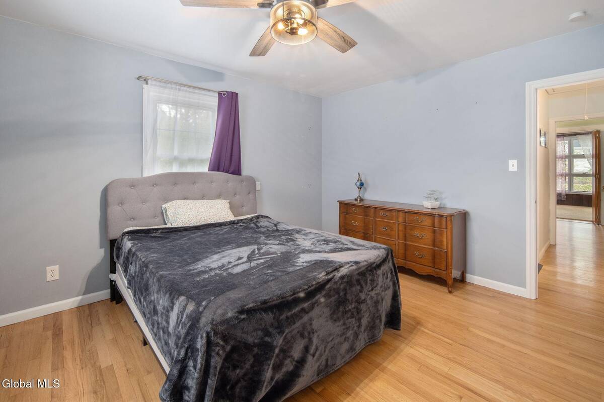 #18 photo, 1356 Lexington Avenue, Schenectady , NY 12309