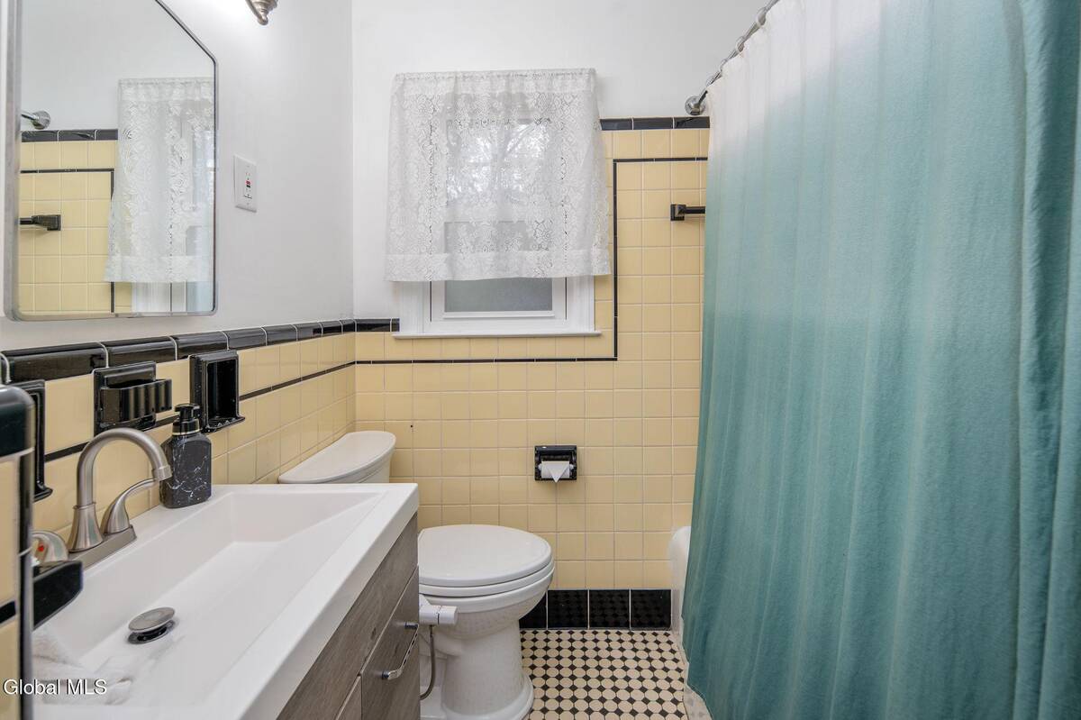 #19 photo, 1356 Lexington Avenue, Schenectady , NY 12309