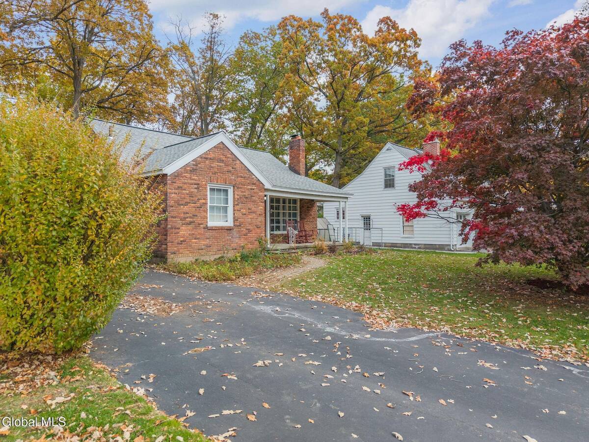 #2 photo, 1356 Lexington Avenue, Schenectady , NY 12309