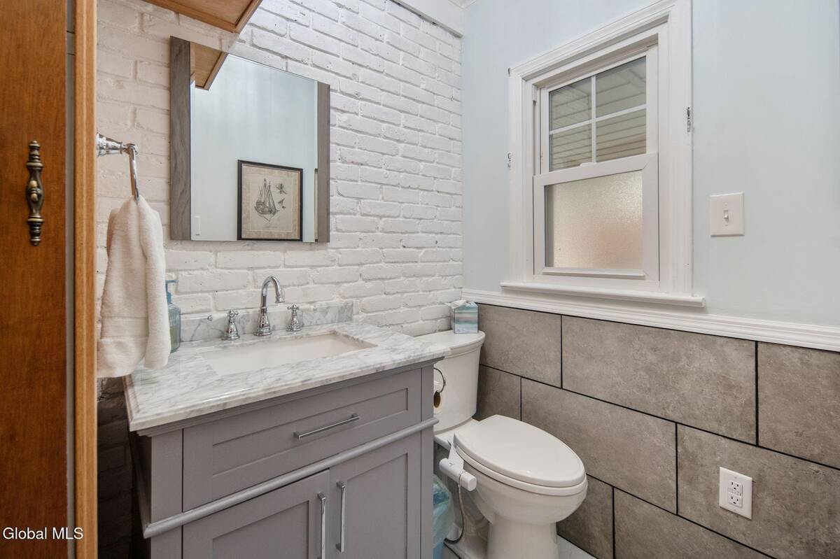 #27 photo, 1356 Lexington Avenue, Schenectady , NY 12309