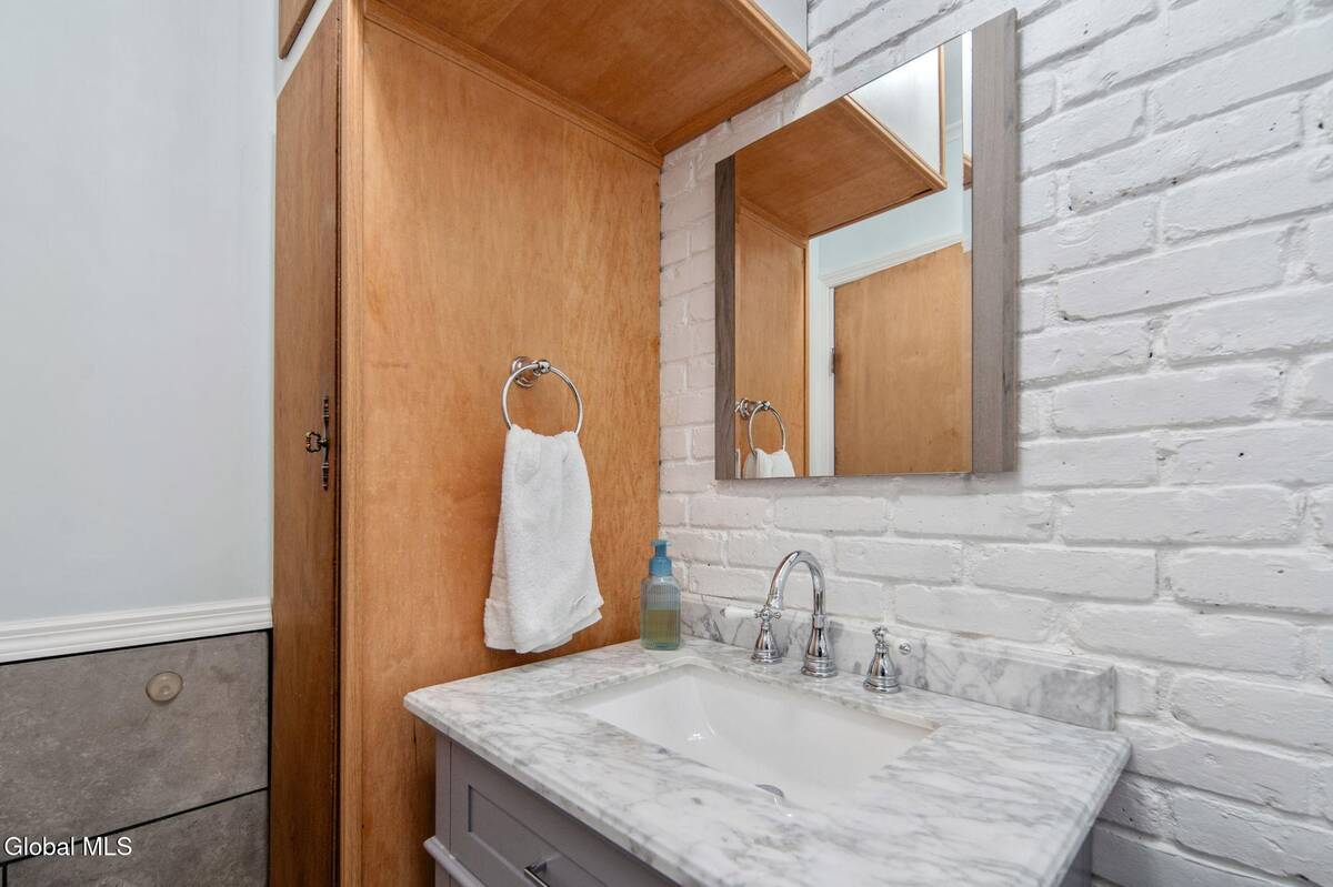 #28 photo, 1356 Lexington Avenue, Schenectady , NY 12309