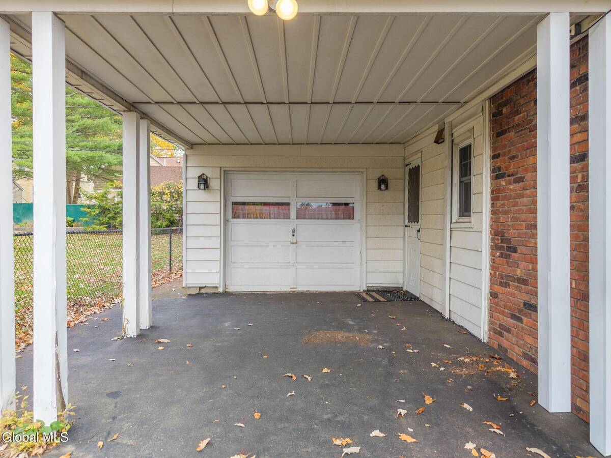 #37 photo, 1356 Lexington Avenue, Schenectady , NY 12309