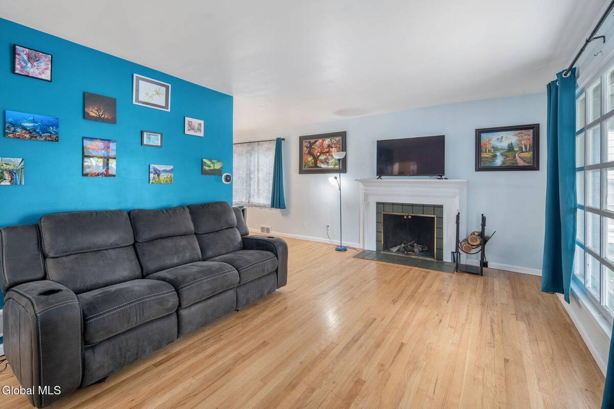 #4 photo, 1356 Lexington Avenue, Schenectady , NY 12309