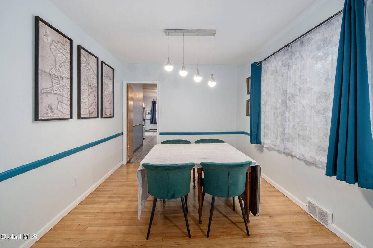 #7 photo, 1356 Lexington Avenue, Schenectady , NY 12309