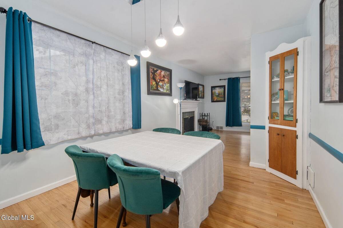 #8 photo, 1356 Lexington Avenue, Schenectady , NY 12309