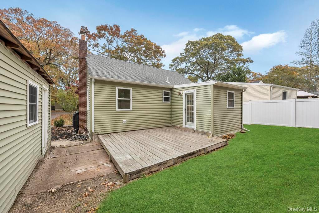 #24 photo, 34 Ormond Avenue, Selden , NY 11784