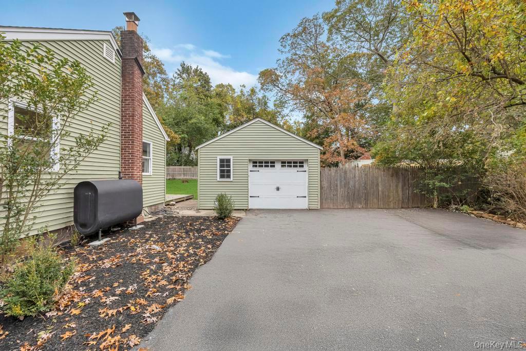 #4 photo, 34 Ormond Avenue, Selden , NY 11784