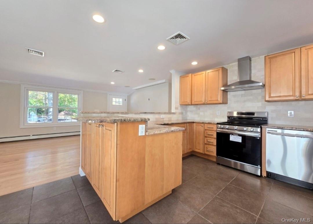 #5 photo, 124 S Coleman Road, Centereach , NY 11720