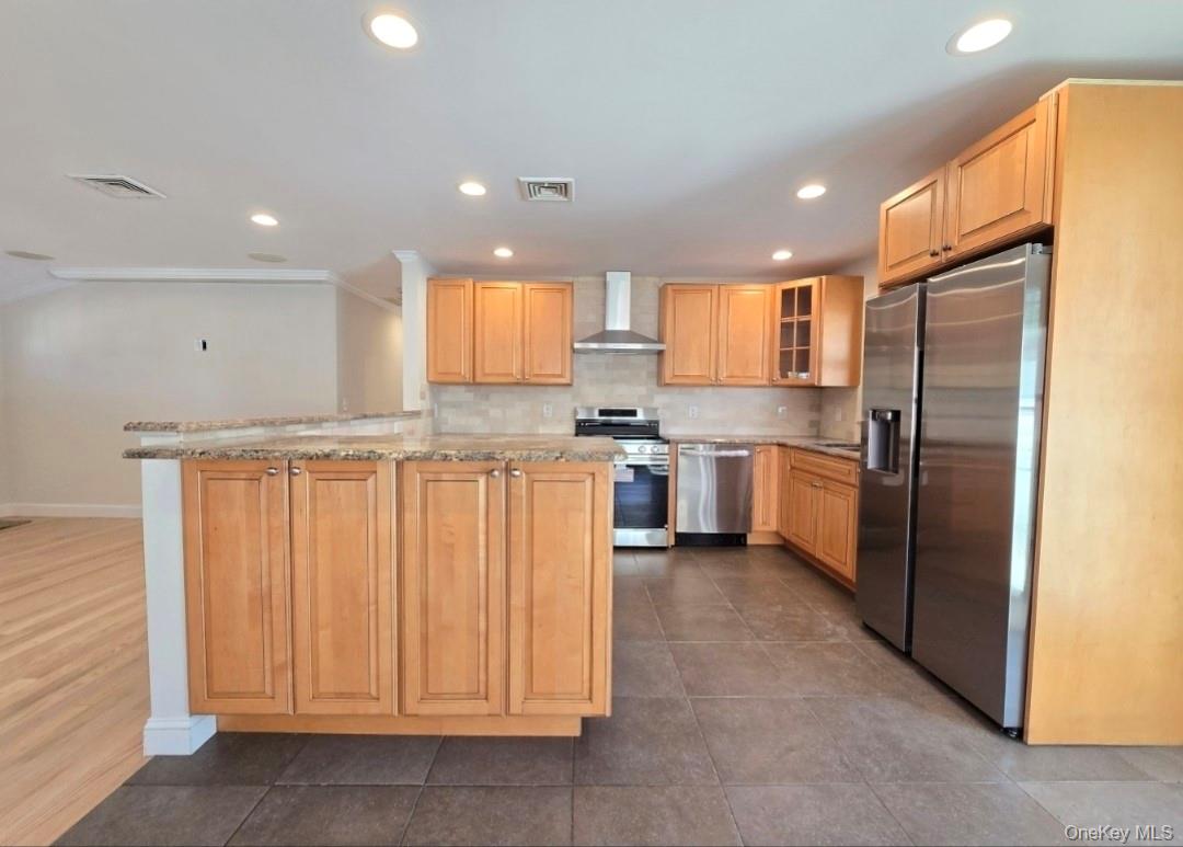 #7 photo, 124 S Coleman Road, Centereach , NY 11720