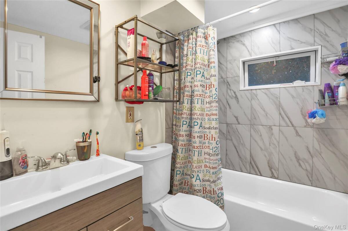 #20 photo, 1763 E Berkshire Road, Merrick , NY 11566