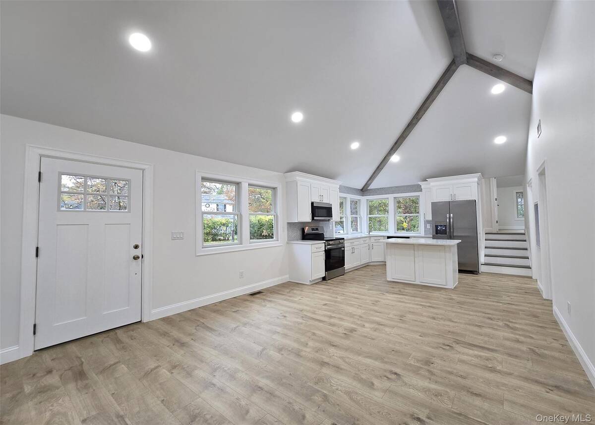 #2 photo, 55 Hickory Road, Rocky Point , NY 11778