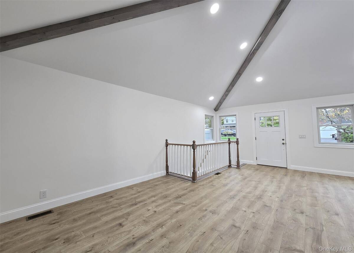 #4 photo, 55 Hickory Road, Rocky Point , NY 11778