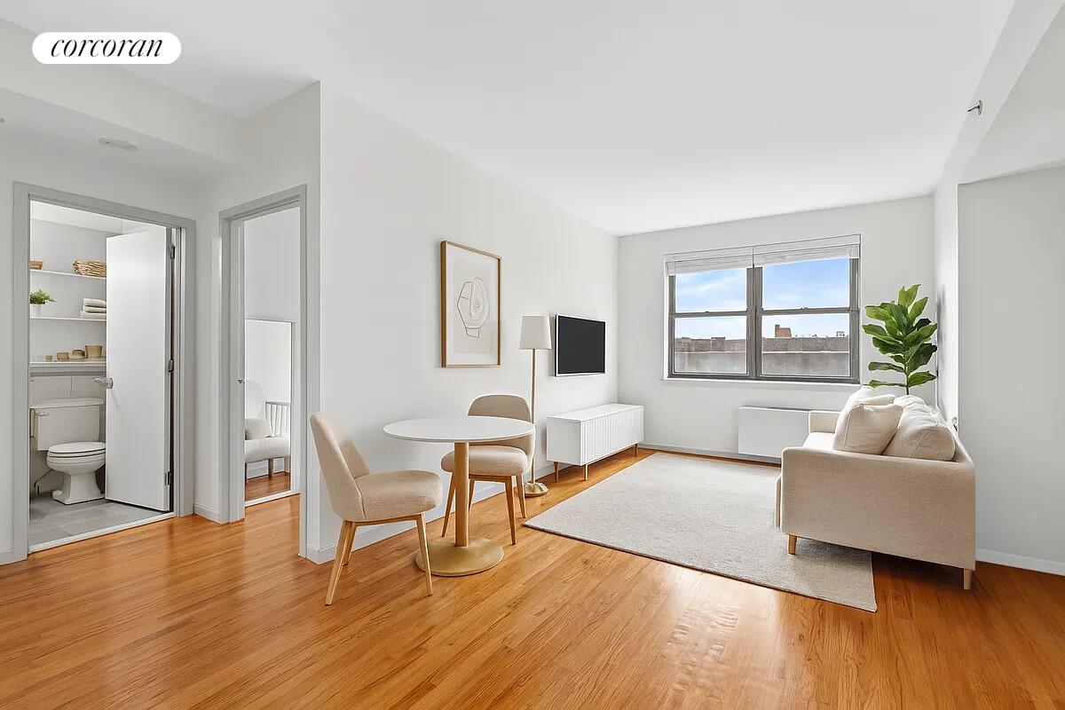 #1 photo, 41-02 QUEENS Boulevard, クイーンズ区 Sunnyside , NY 11104