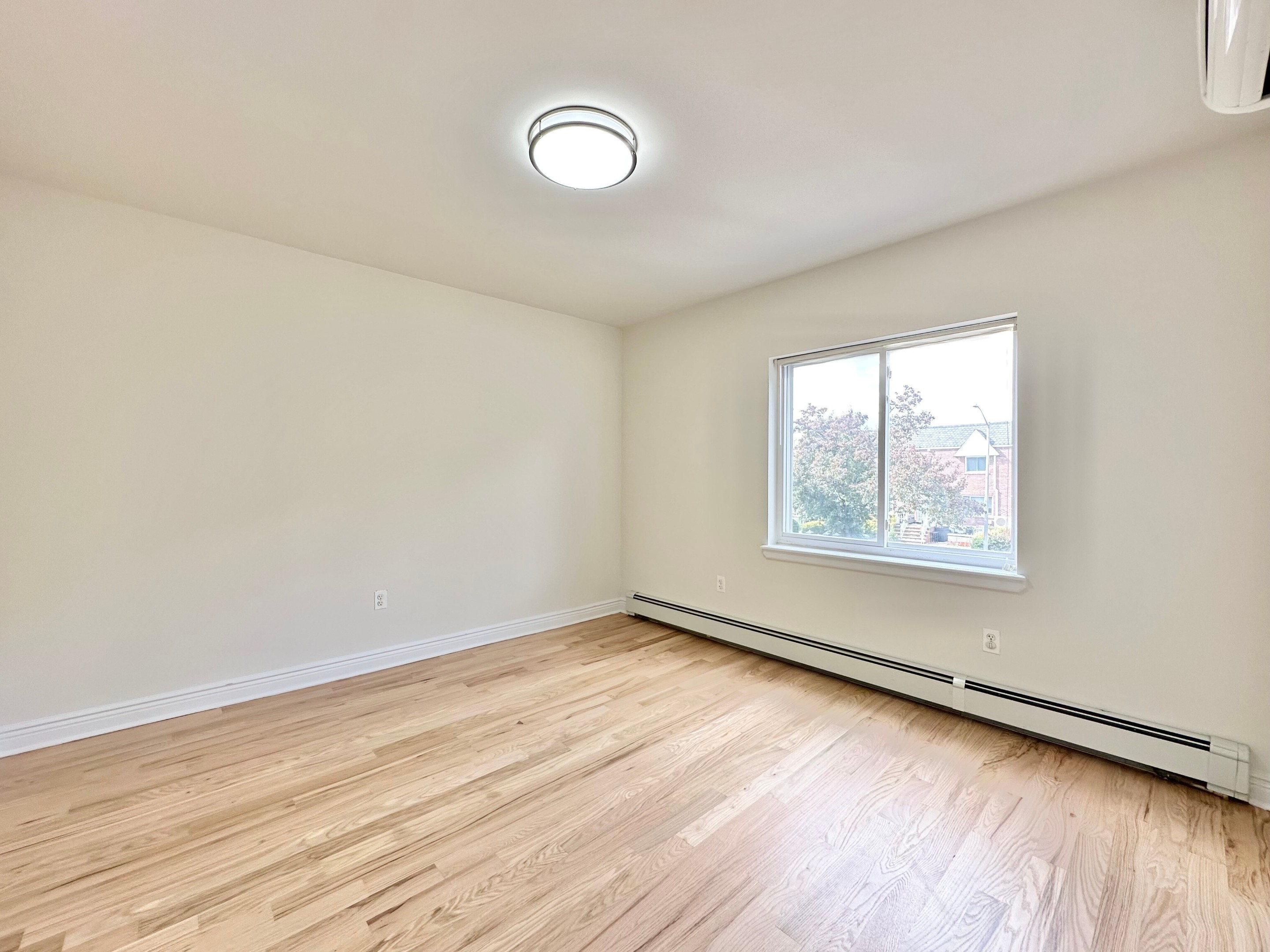 #7 photo, 20-21 35th Street, クイーンズ区 Ditmars-Steinway , NY 11105