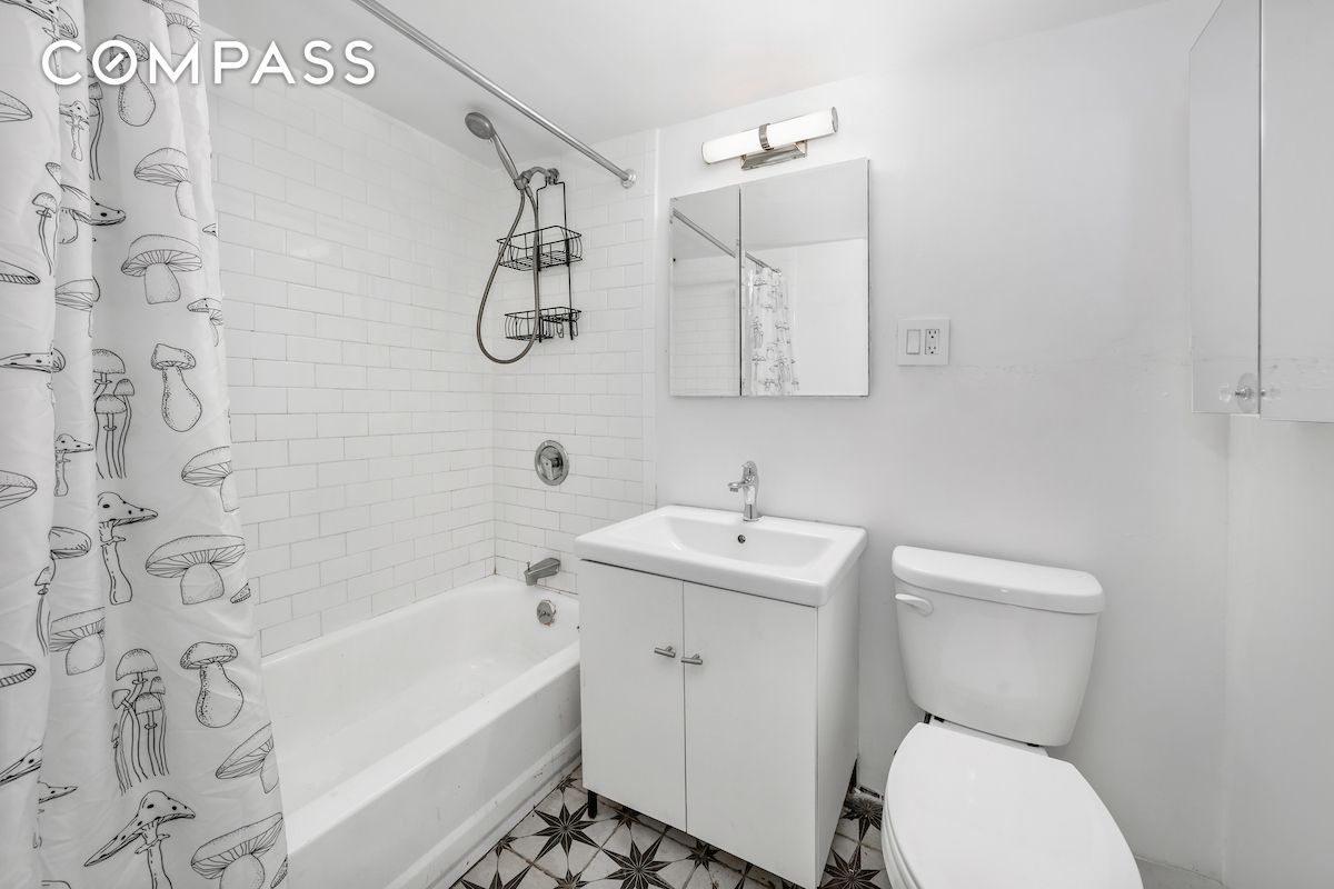 #11 photo, 170 Norfolk Street, Lower East Side , NY 10002