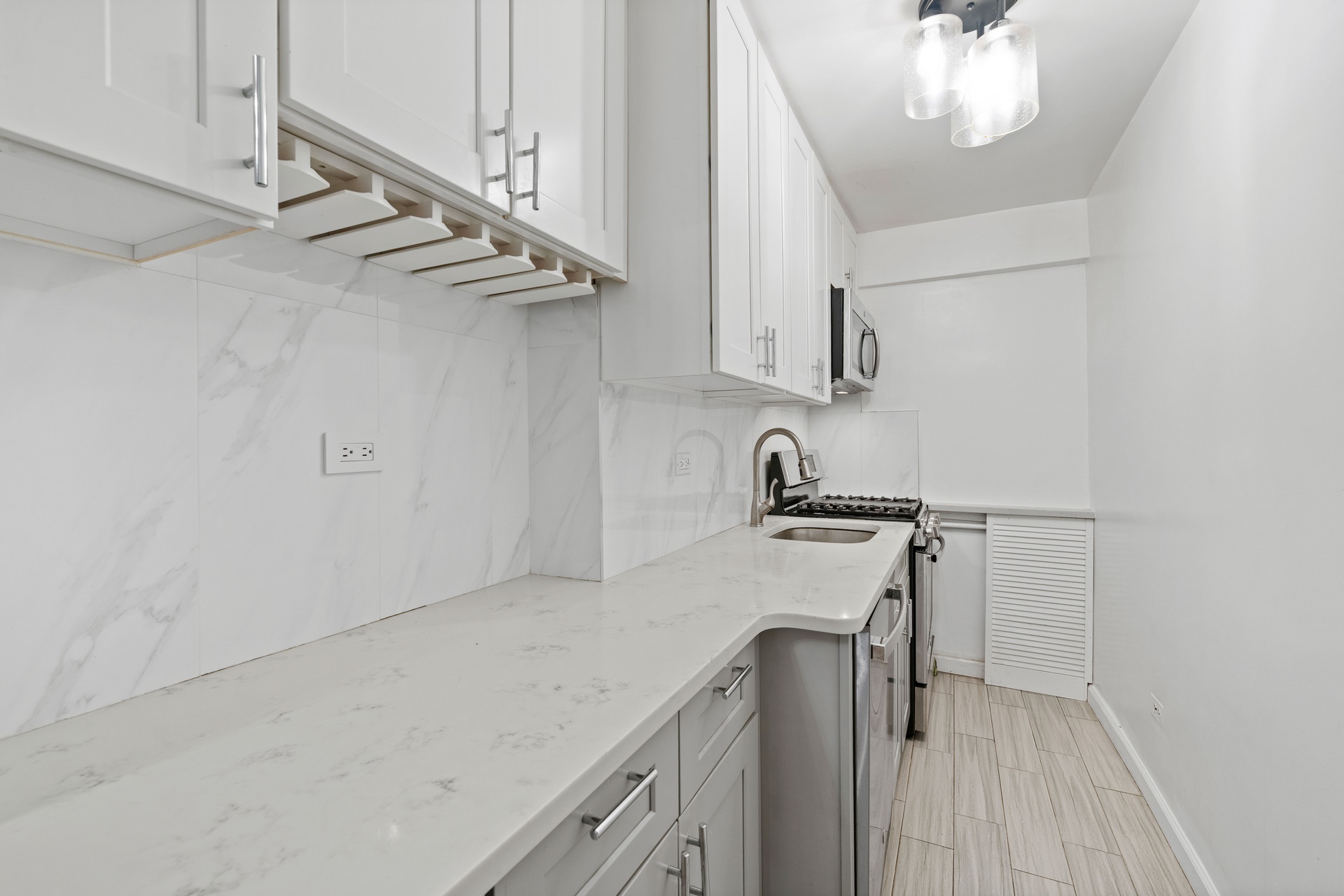 #5 photo, 335 E 51st Street, マンハッタン Turtle Bay , NY 10022