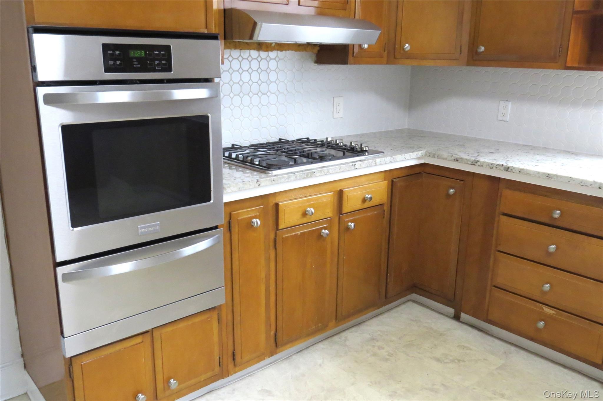 #6 photo, 86 Prospect St, Port Chester , NY 10573