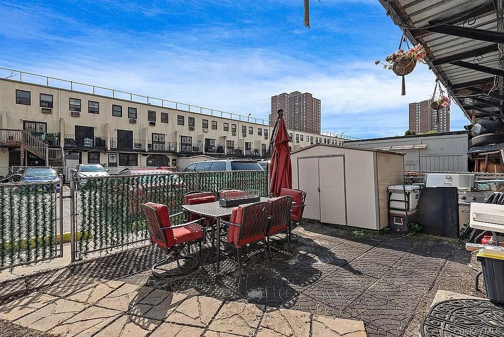 #11 photo, 844 Leland Avenue, ブロンクス区 Bronx , NY 10473