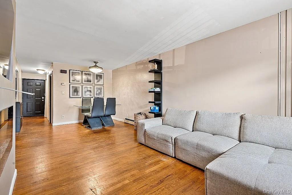 #5 photo, 844 Leland Avenue, ブロンクス区 Bronx , NY 10473