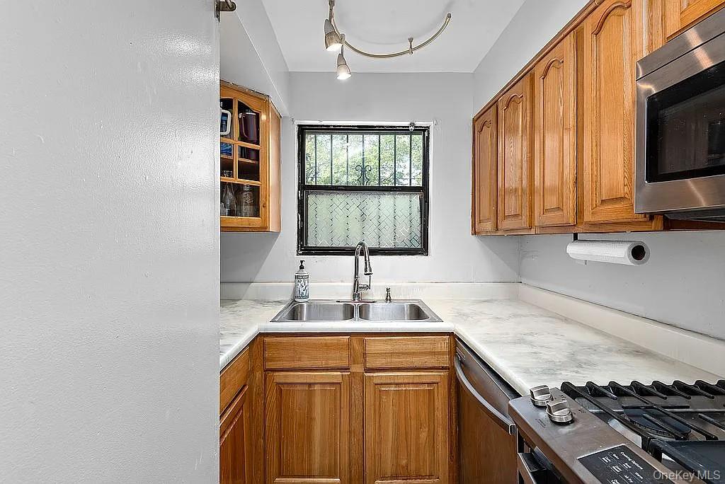 #7 photo, 844 Leland Avenue, ブロンクス区 Bronx , NY 10473